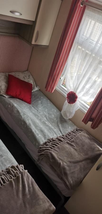 3 Bedroom Caravan With Hot Tub Tattershall Lakes Ngoại thất bức ảnh