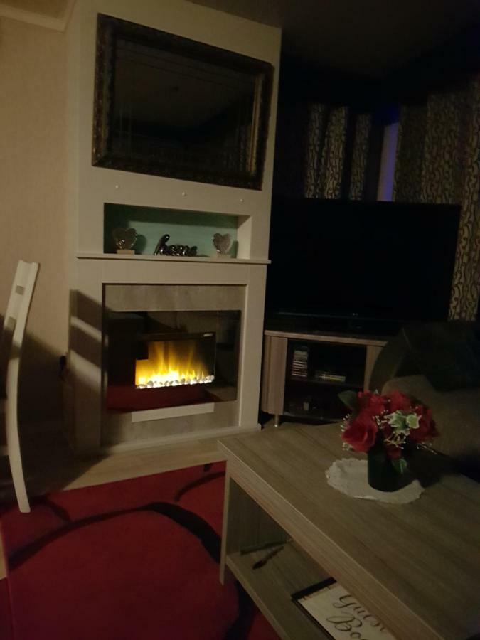 3 Bedroom Caravan With Hot Tub Tattershall Lakes Ngoại thất bức ảnh