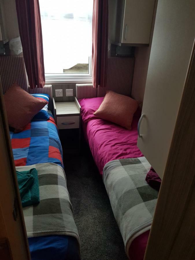 3 Bedroom Caravan With Hot Tub Tattershall Lakes Ngoại thất bức ảnh