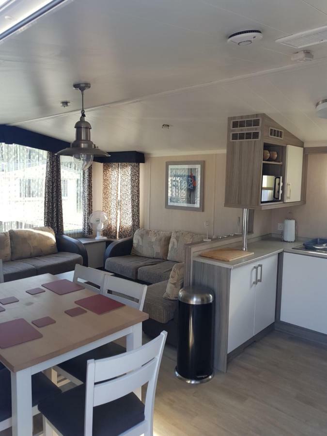 3 Bedroom Caravan With Hot Tub Tattershall Lakes Ngoại thất bức ảnh