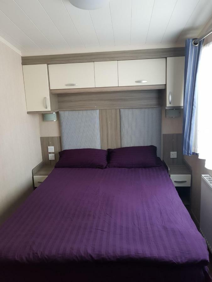 3 Bedroom Caravan With Hot Tub Tattershall Lakes Ngoại thất bức ảnh