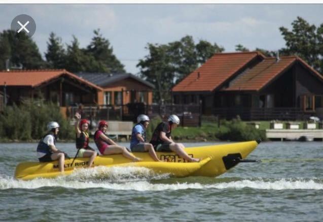 3 Bedroom Caravan With Hot Tub Tattershall Lakes Ngoại thất bức ảnh